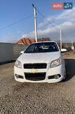 Хэтчбек Chevrolet Aveo 2010 в Ужгороде