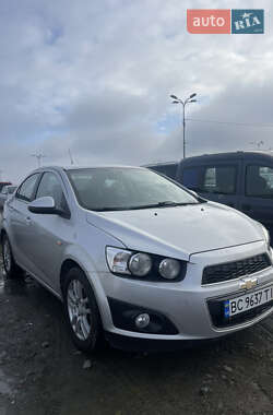 Седан Chevrolet Aveo 2012 в Львове