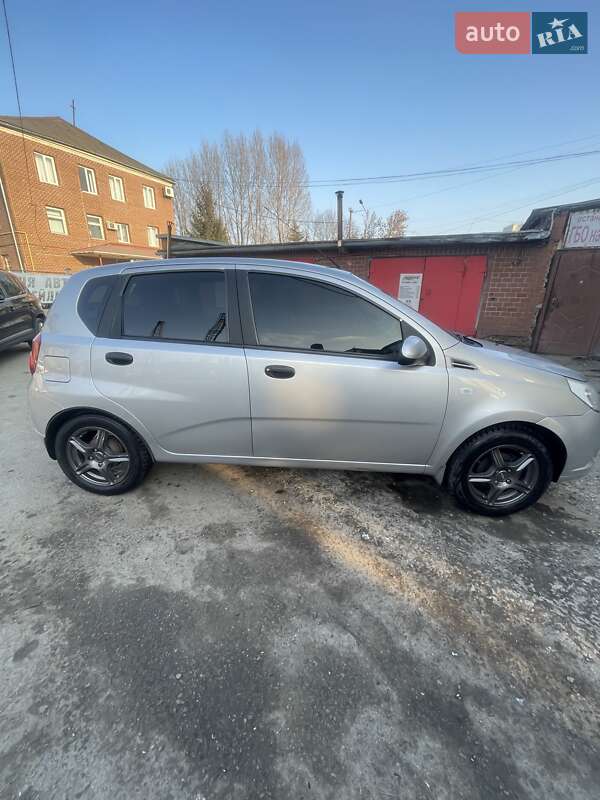 Хэтчбек Chevrolet Aveo 2011 в Тернополе