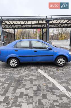 Седан Chevrolet Aveo 2005 в Днепре