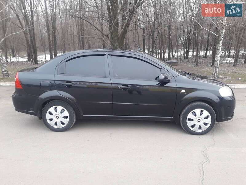 Седан Chevrolet Aveo 2011 в Запоріжжі