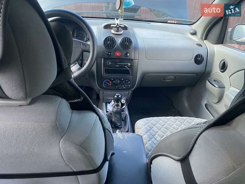 Седан Chevrolet Aveo 2004 в Николаеве фото 6 Седан Chevrolet Aveo 2004 в Николаеве