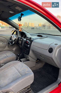 Седан Chevrolet Aveo 2005 в Киеве