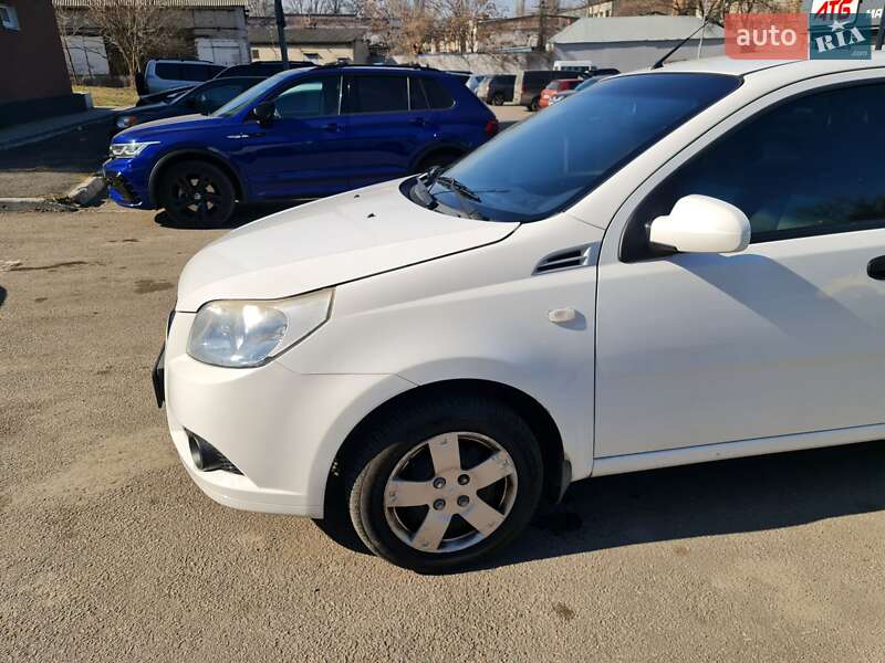 Хэтчбек Chevrolet Aveo 2008 в Днепре