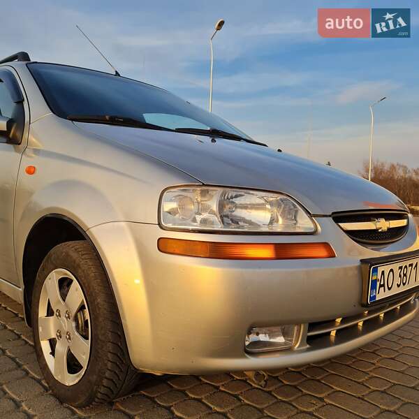 Хетчбек Chevrolet Aveo 2005 в Береговому