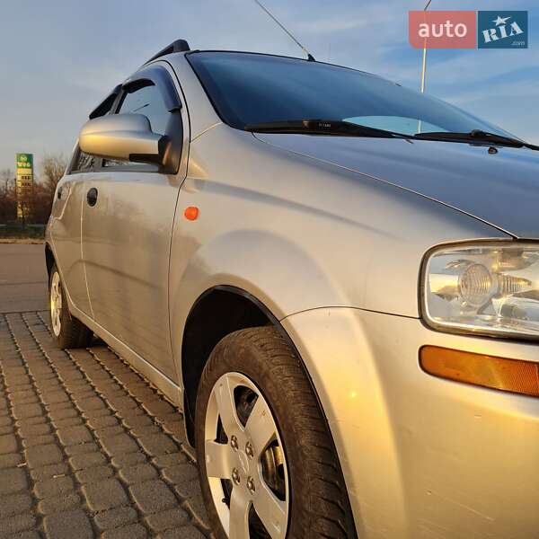 Хетчбек Chevrolet Aveo 2005 в Береговому