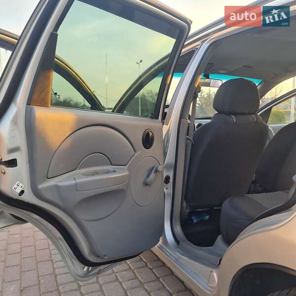 Хетчбек Chevrolet Aveo 2005 в Береговому