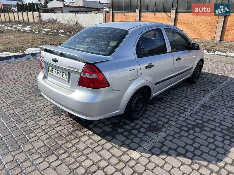 Седан Chevrolet Aveo 2006 в Дніпрі