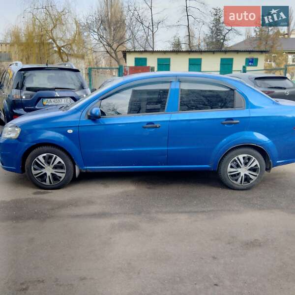 Седан Chevrolet Aveo 2007 в Киеве