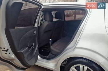 Хэтчбек Chevrolet Aveo 2012 в 