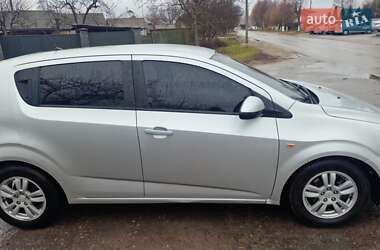 Хэтчбек Chevrolet Aveo 2012 в 