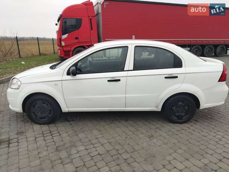 Седан Chevrolet Aveo 2009 в Новомосковске