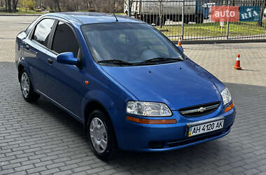 Седан Chevrolet Aveo 2005 в Киеве