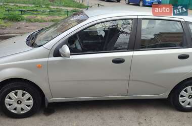 Хэтчбек Chevrolet Aveo 2005 в 