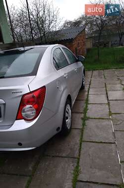 Седан Chevrolet Aveo 2012 в 