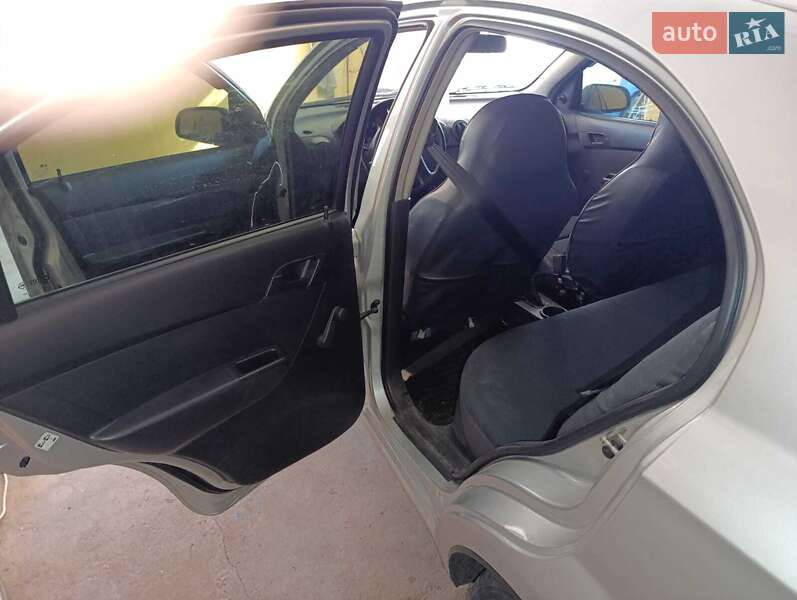 Седан Chevrolet Aveo 2011 в Рені