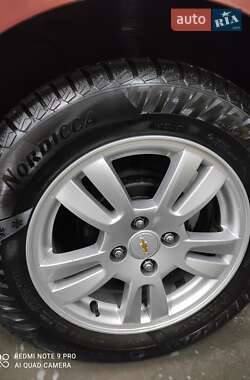 Хэтчбек Chevrolet Aveo 2011 в 