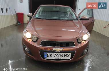 Хэтчбек Chevrolet Aveo 2011 в 