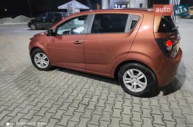 Хэтчбек Chevrolet Aveo 2011 в 