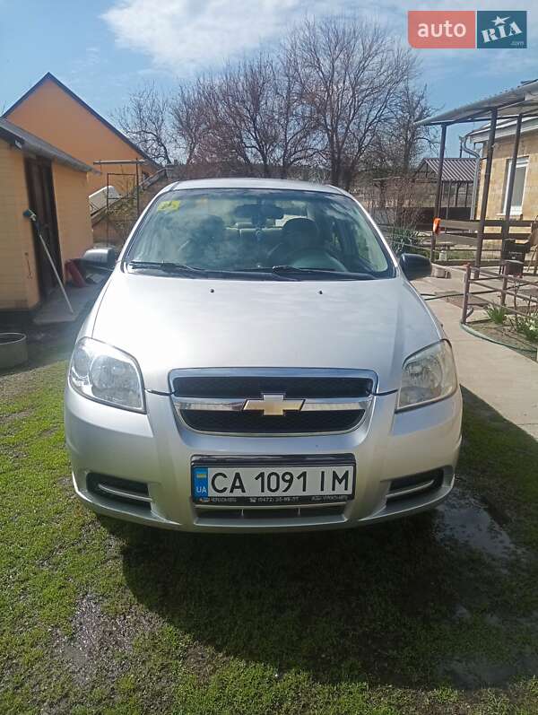 Седан Chevrolet Aveo 2010 в Черкасах