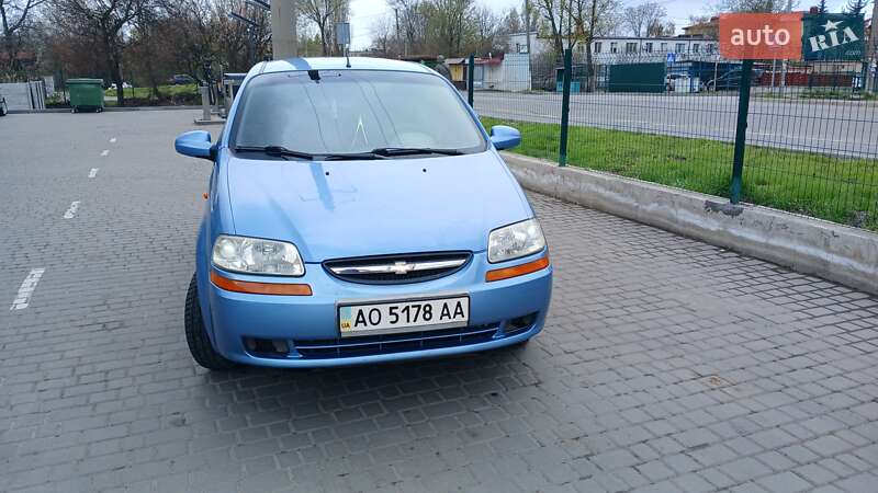 Седан Chevrolet Aveo 2005 в Дніпрі