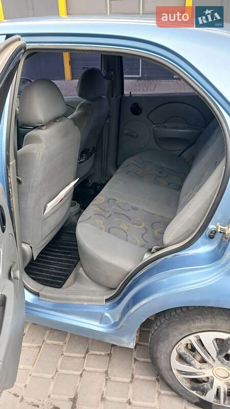 Седан Chevrolet Aveo 2005 в Дніпрі
