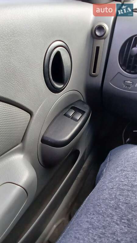 Седан Chevrolet Aveo 2005 в Дніпрі