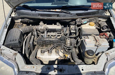 Седан Chevrolet Aveo 2005 в 