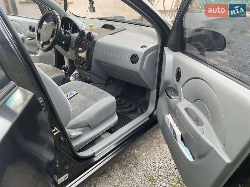 Седан Chevrolet Aveo 2005 в Радехове