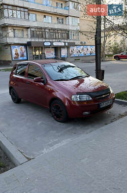 Хэтчбек Chevrolet Aveo 2005 в 