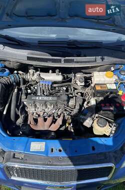 Хэтчбек Chevrolet Aveo 2008 в 