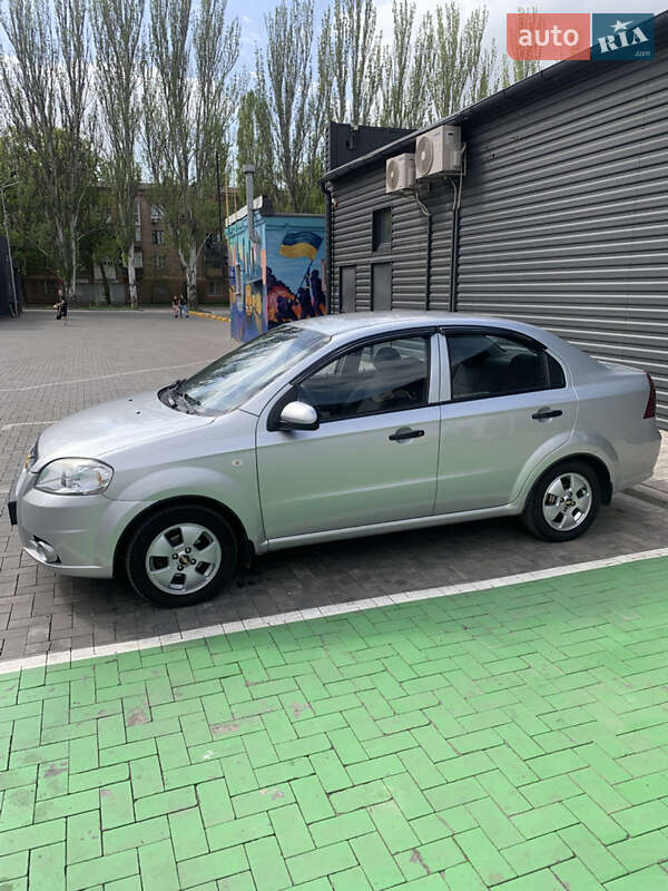 Седан Chevrolet Aveo 2008 в Кривом Роге