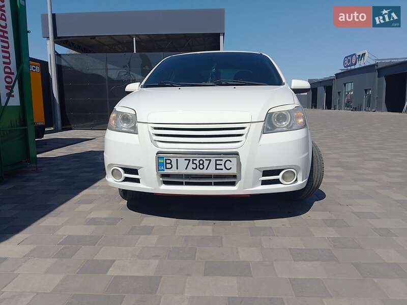 Седан Chevrolet Aveo 2010 в Полтаве