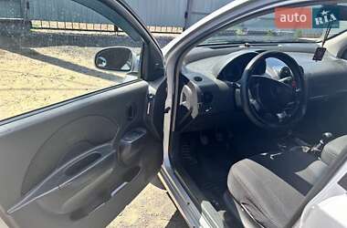Хетчбек Chevrolet Aveo 2006 в 