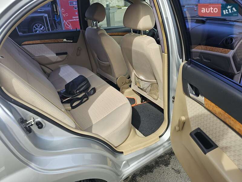 Седан Chevrolet Aveo 2007 в Києві