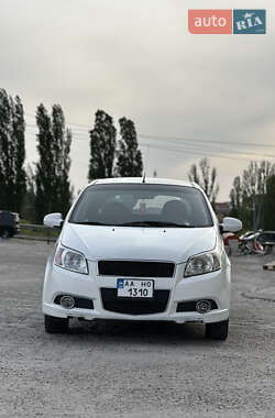 Хетчбек Chevrolet Aveo 2008 в 