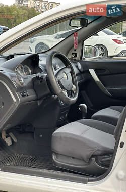 Хетчбек Chevrolet Aveo 2008 в 