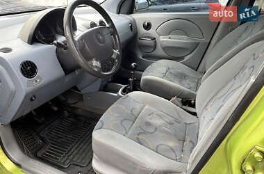 Седан Chevrolet Aveo 2004 в 