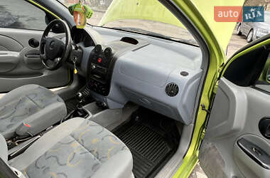 Седан Chevrolet Aveo 2004 в 
