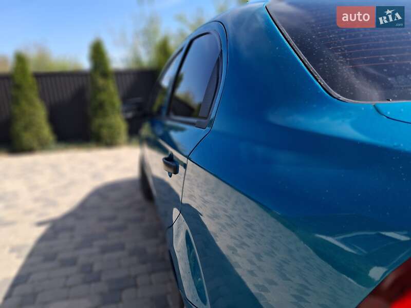 Седан Chevrolet Aveo 2009 в Чернівцях