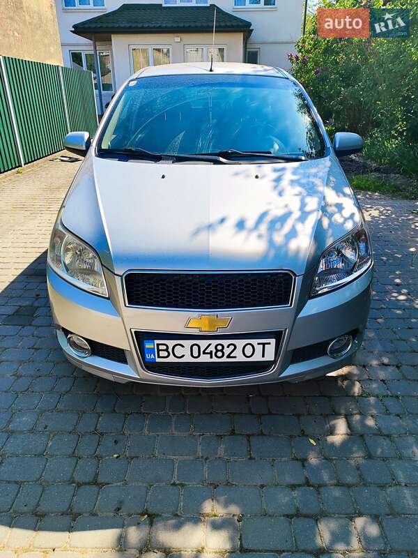 Хэтчбек Chevrolet Aveo 2009 в 