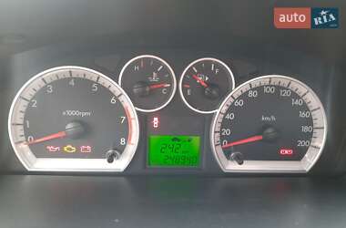 Хэтчбек Chevrolet Aveo 2011 в 