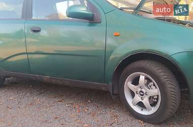 Хетчбек Chevrolet Aveo 2005 в 
