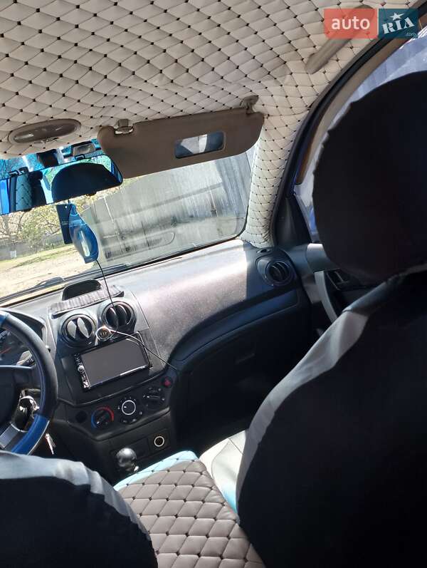 Седан Chevrolet Aveo 2006 в Полтаве