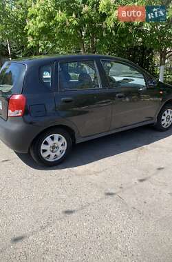 Хетчбек Chevrolet Aveo 2005 в 