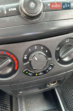 Хэтчбек Chevrolet Aveo 2008 в 