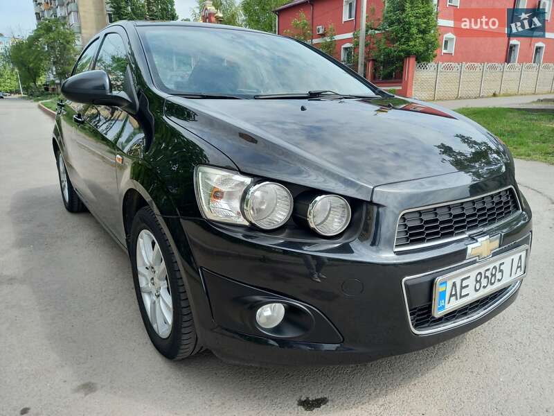 Седан Chevrolet Aveo 2012 в Кривом Роге