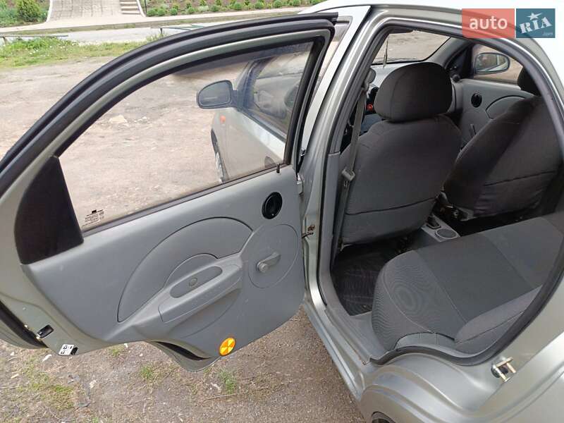 Седан Chevrolet Aveo 2004 в Бару