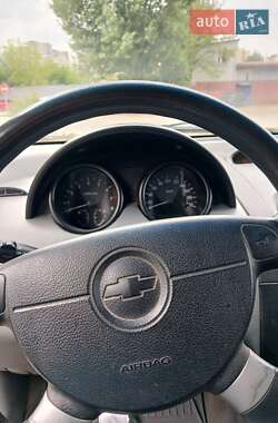 Хэтчбек Chevrolet Aveo 2005 в 