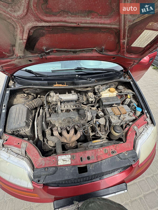 Седан Chevrolet Aveo 2004 в Киеве